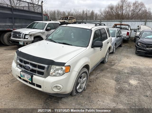 1FMCU9D70BKA95045 2011 FORD ESCAPE photo no. 2