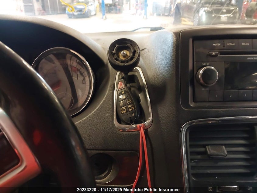 2017 Dodge Grand Caravan Crew VIN: 2C4RDGDG2HR725631 Lot: 20233220