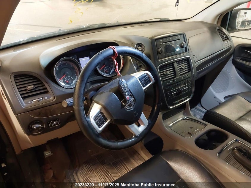 2017 Dodge Grand Caravan Crew VIN: 2C4RDGDG2HR725631 Lot: 20233220