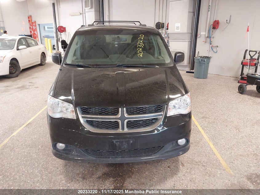 2017 Dodge Grand Caravan Crew VIN: 2C4RDGDG2HR725631 Lot: 20233220