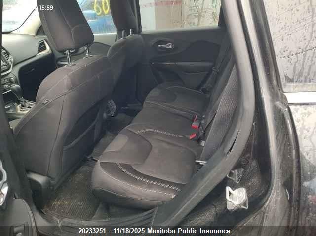 2015 Jeep Cherokee Latitude VIN: 1C4PJMCB0FW634298 Lot: 20233251