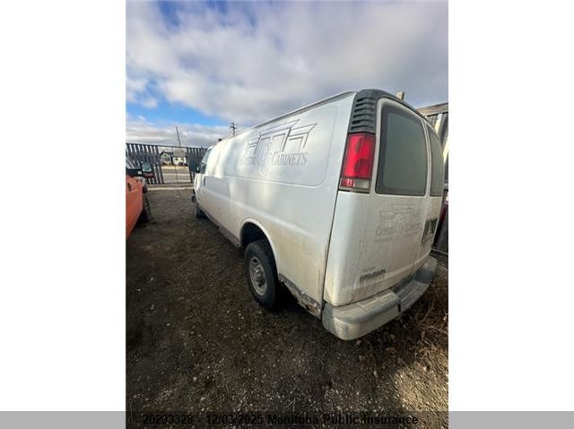 1GTGG29RX21242735 2002 GMC  photo no. 3