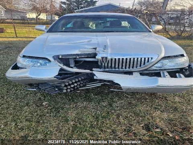 2008 Lincoln Town Car Signature Limited VIN: 2LNHM82V58X649686 Lot: 20234178