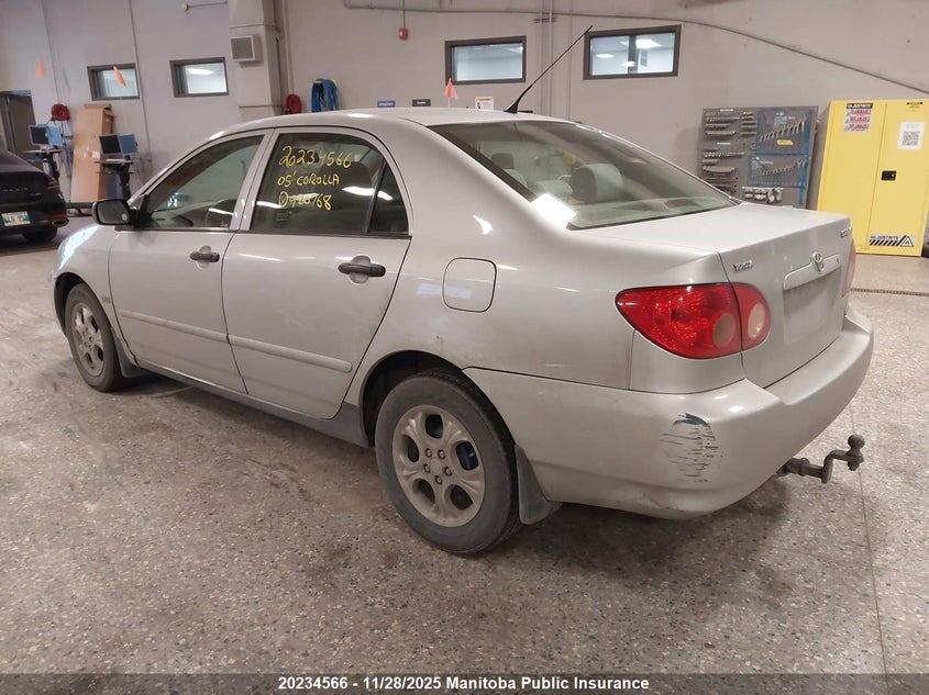 2T1BR32E65C920768 2005 TOYOTA COROLLA photo no. 3