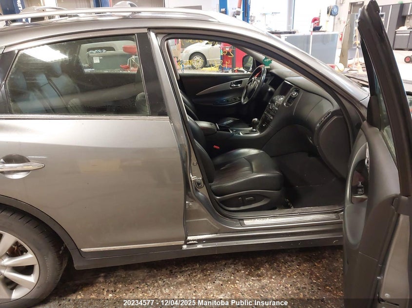JN1BJ0HRXFM770638 2015 INFINITI QX50 photo no. 5