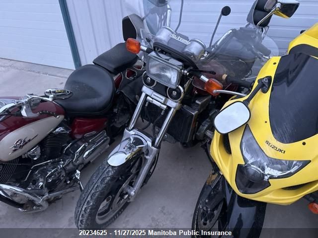 JH2RC0713FM301075 1985 HONDA  photo no. 2