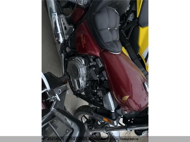 JH2RC0713FM301075 1985 HONDA  photo no. 9