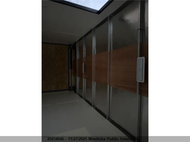52LBE1219SE103925 2025   photo no. 6