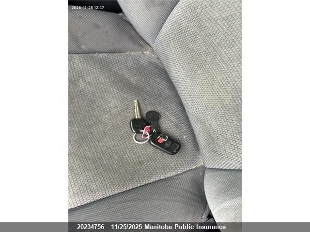 2005 Toyota Matrix Xr VIN: 2T1KR32E95C328748 Lot: 20234756