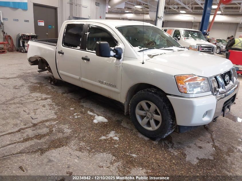 NISSAN TITAN 5.6 SV CREW CAB