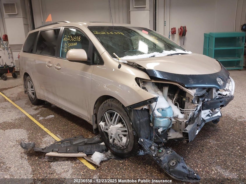 5TDYK3DC3ES479134 2014 Toyota Sienna Xle V6 auction photo 1