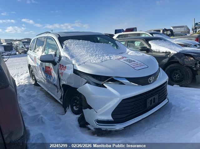 TOYOTA SIENNA XLE HYBRID