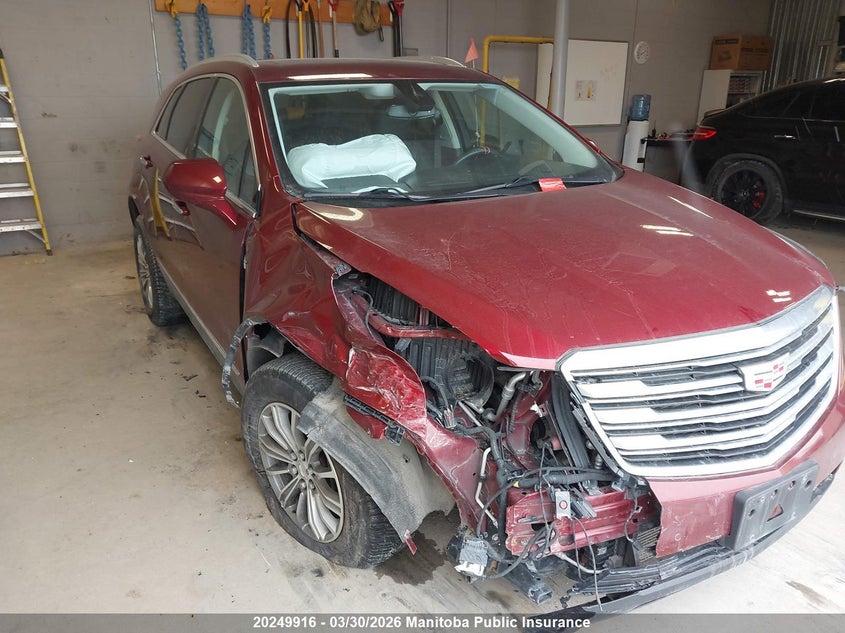 2017 CADILLAC XT5