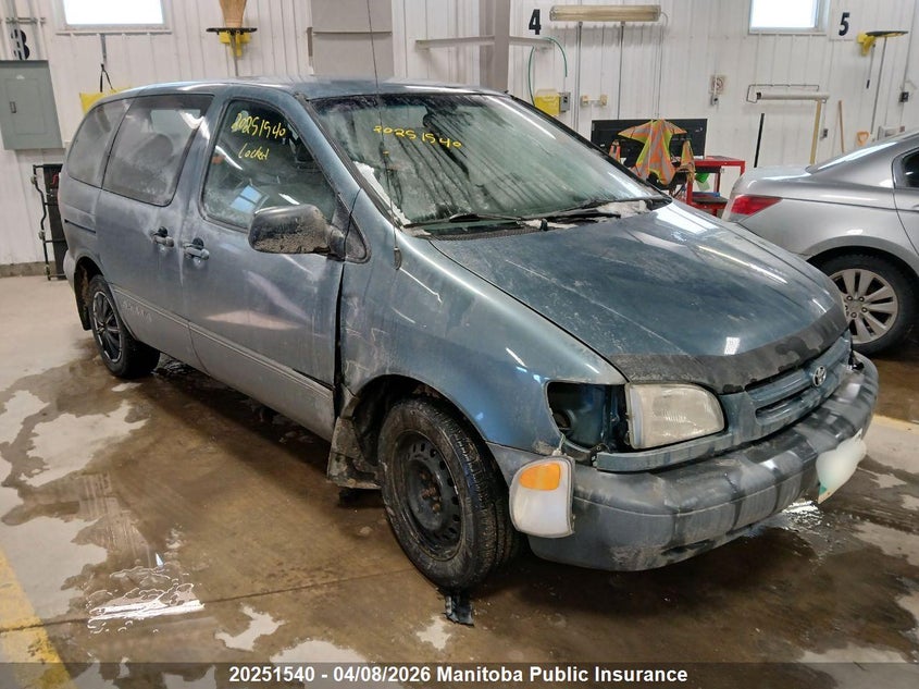 4T3ZF19C4YU297158 2000 Toyota Sienna Ce V6 auction photo 1