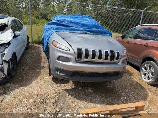 2016 Jeep Cherokee, По кругу, IAAI, VIN 1C4PJMAB3GW358333 — фото 2