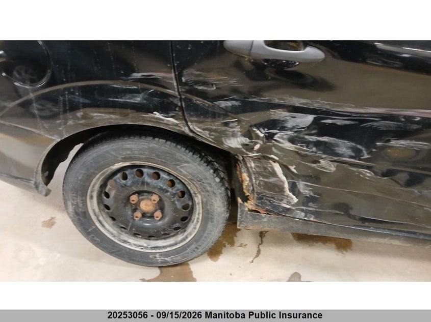 2007 Ford Focus, Right Front, IAAI, VIN 1FAFP34N27W359294 — photo 2