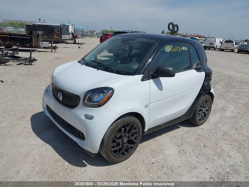 Vin: wmefj5da9hk169099, lot: 10272784, smart fortwo passion 20172
