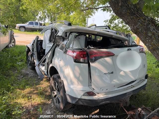 Vin: 2t3bfrev7jw786313, lot: 10277815, toyota rav4 le 20183