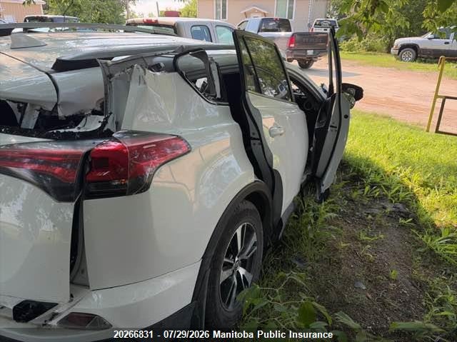 Vin: 2t3bfrev7jw786313, lot: 10277815, toyota rav4 le 20184