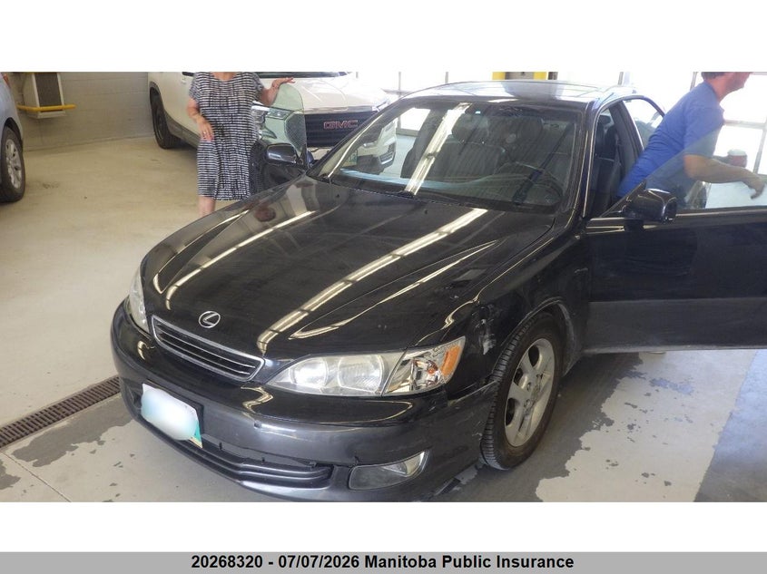 2001 Lexus ES, Left Front, IAAI, VIN JT8BF28G810327444 — photo 2