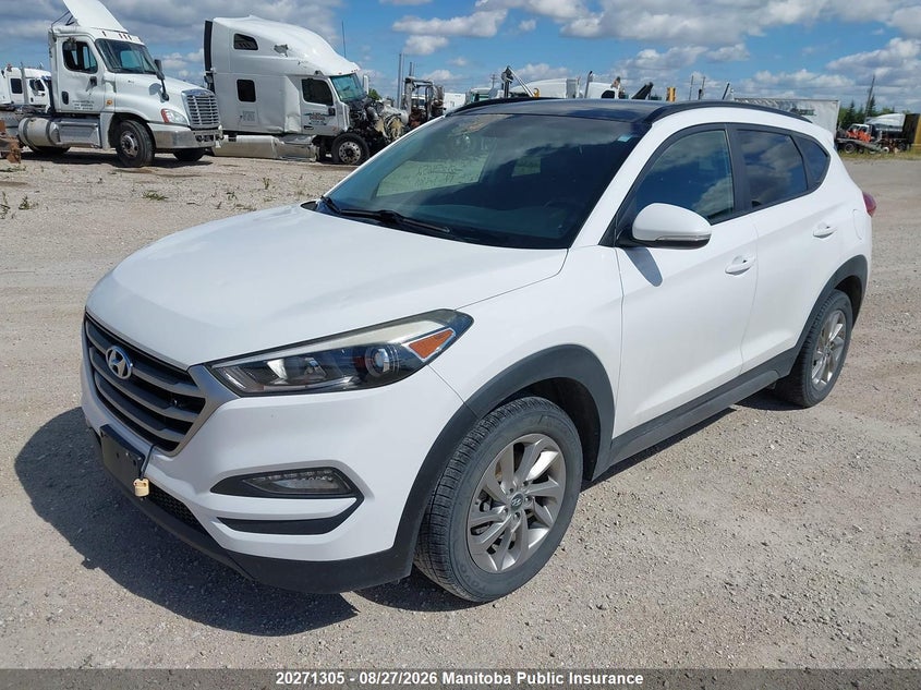 2017 Hyundai Tucson, Лобовое стекло, IAAI, VIN KM8J3CA40HU259652 — фото 2
