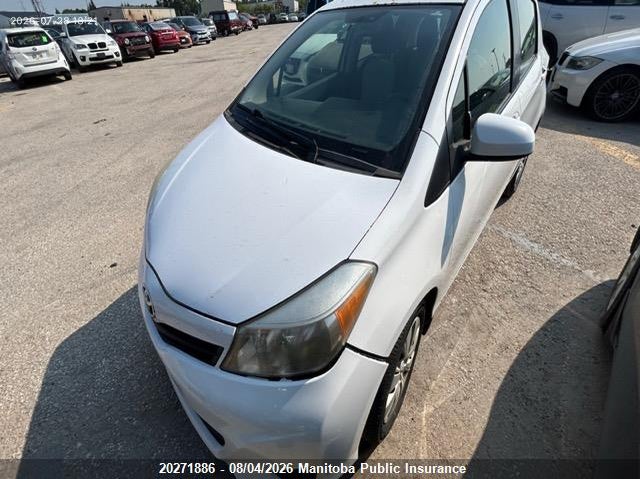 Vin: jtdktud36cd528943, lot: 10282870, toyota yaris le 20122
