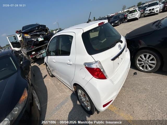 Vin: jtdktud36cd528943, lot: 10282870, toyota yaris le 20123