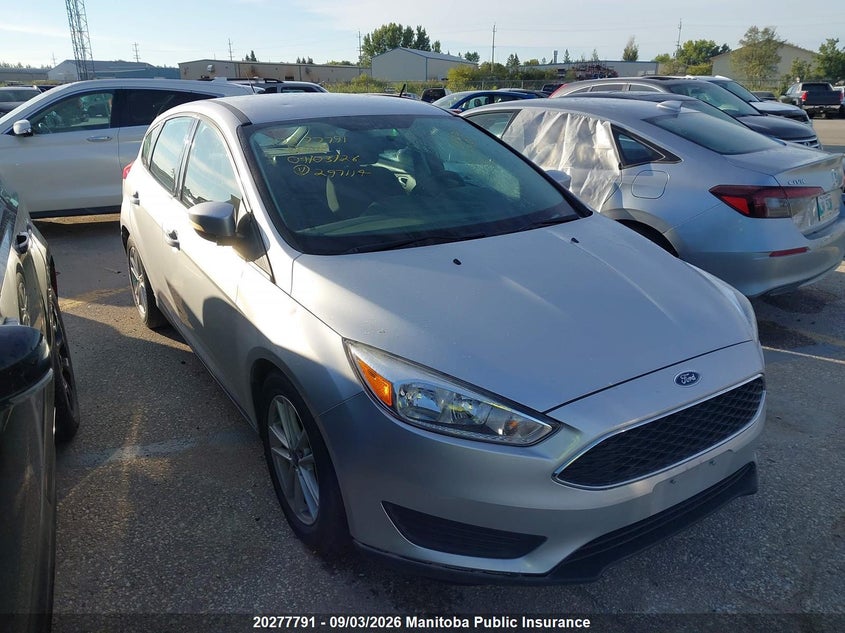 Vin: 1fadp3k2xhl297114, lot: 10288775, ford focus se 2017 img_1