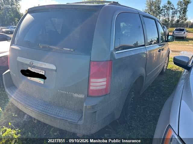 Vin: 2a4rr5dx2ar226785, lot: 10288835, chrysler town & country touring 20104