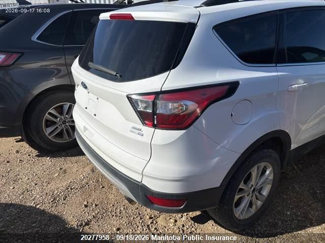 Vin: 1fmcu9hd5jub88436, lot: 10288942, ford escape sel 20184