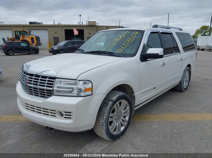 2013 Lincoln Navigator, Possible Mechanical, IAAI, VIN 5LMJJ3J59DEL08654 — photo 2