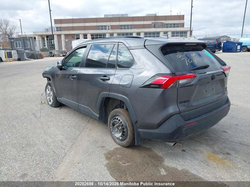 Vin: 2t3r1rfv9mc242073, lot: 10293682, toyota rav4 xle 20213