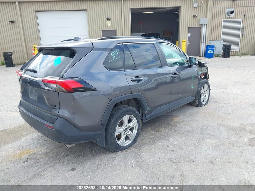 Vin: 2t3r1rfv9mc242073, lot: 10293682, toyota rav4 xle 20214