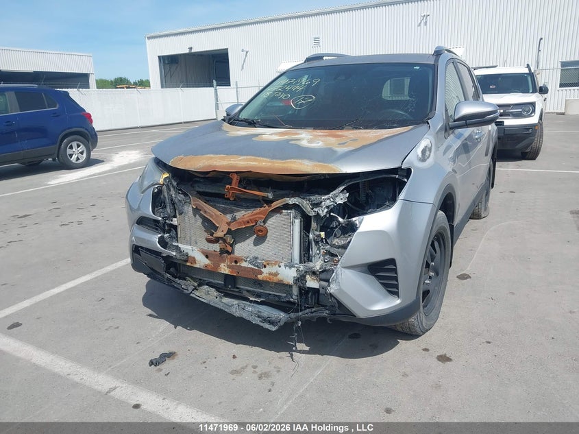 Vin: 2t3bfrev0jw772494, lot: 1757148, toyota rav4 le 20182
