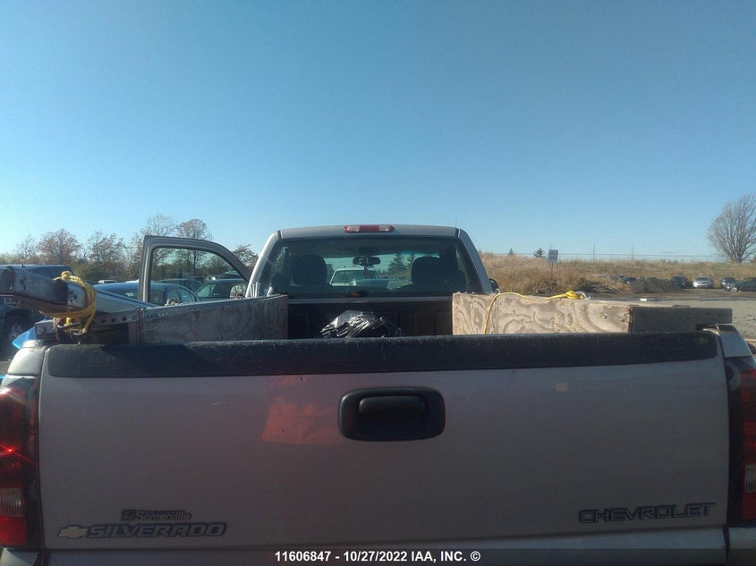 2005 Chevrolet Silverado K2500 Heavy Duty VIN: 1GCHK24U85E271372 Lot: 11606847