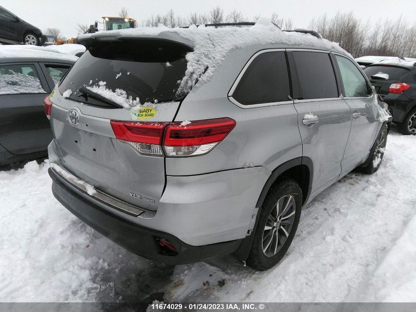 2018 Toyota Highlander Se/Xle VIN: 5TDJZRFH1JS530701 Lot: 11674029