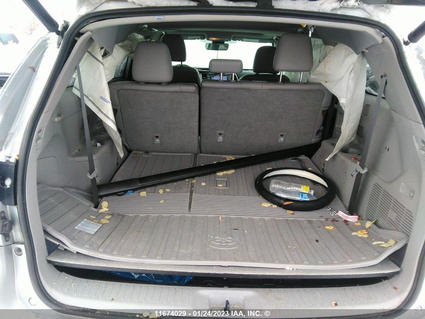 2018 Toyota Highlander Se/Xle VIN: 5TDJZRFH1JS530701 Lot: 11674029