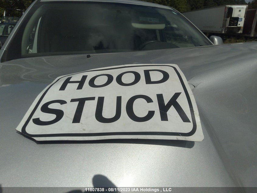 2011 Jeep Grand Cherokee Laredo VIN: 1J4RR4GG0BC587772 Lot: 11807838