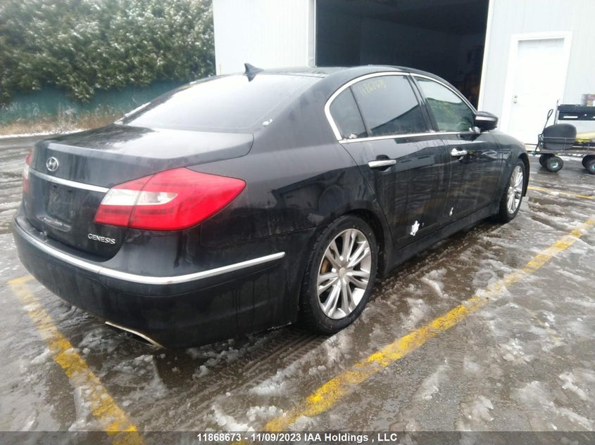 2013 Hyundai Genesis VIN: KMHGC4DD2DU237755 Lot: 11868673