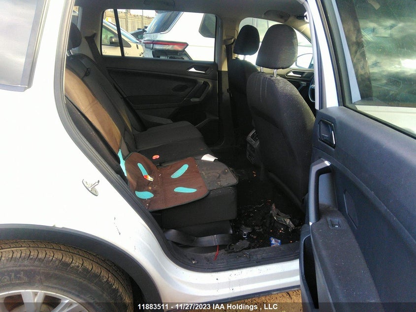 2018 Volkswagen Tiguan Trendline VIN: 3VV0B7AX1JM143523 Lot: 11883511