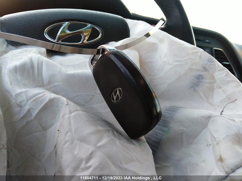 Image 11 of 2017 Hyundai Sonata  salvage vehicle - Lot #11884711 at IAAI