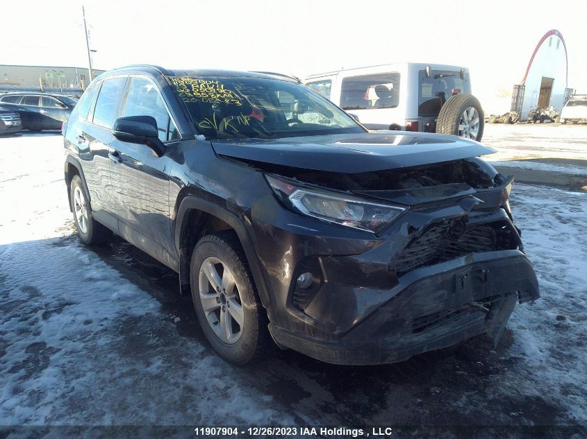 2T3R1RFV3KC050130 2019 Toyota Rav4 Xle