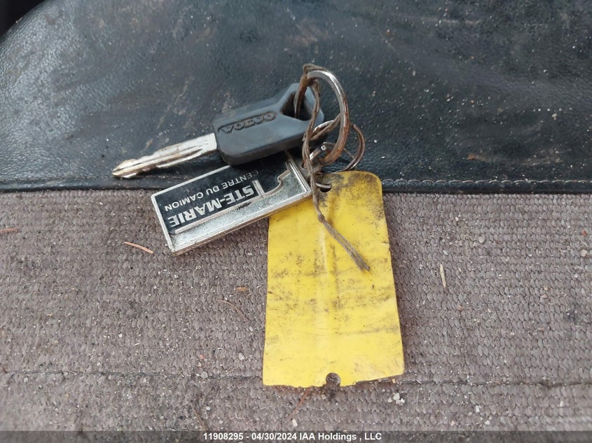 2016 Volvo Vn L VIN: 4V4NC9EH6GN935590 Lot: 11908295