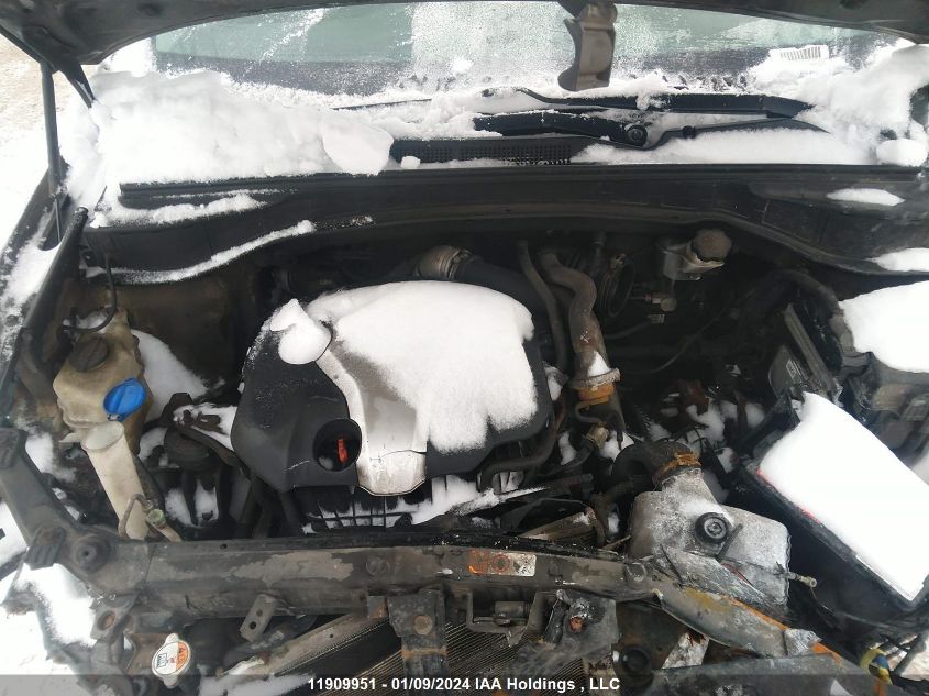 2013 Hyundai Santa Fe VIN: 5XYZUDLA0DG109002 Lot: 11909951