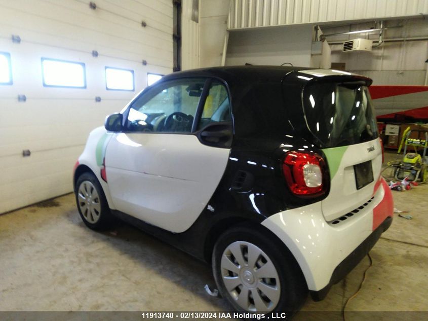 2017 Smart Fortwo VIN: WMEFJ5DA2HK211127 Lot: 11913740