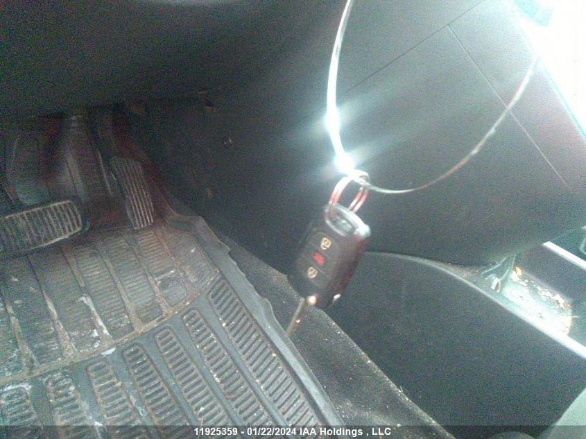 2011 Kia Rondo Ex VIN: KNAHH8A89B7364875 Lot: 39240389