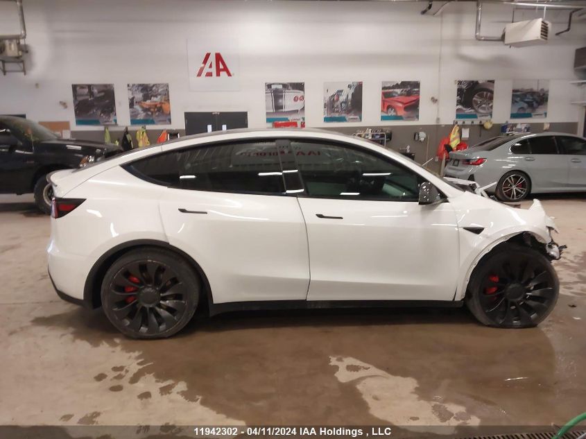 2022 Tesla Model Y VIN: 7SAYGDEFXNF440242 Lot: 11942302