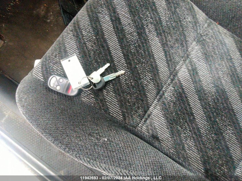 2000 Honda Cr-V VIN: JHLRD1852YC812947 Lot: 11942693