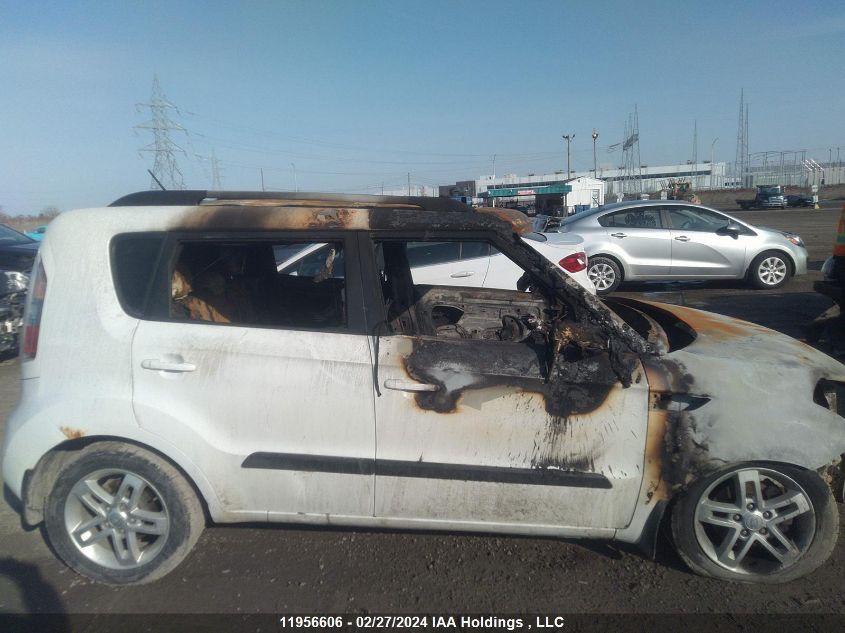 2011 Kia Soul VIN: KNDJT2A27B7707887 Lot: 11956606