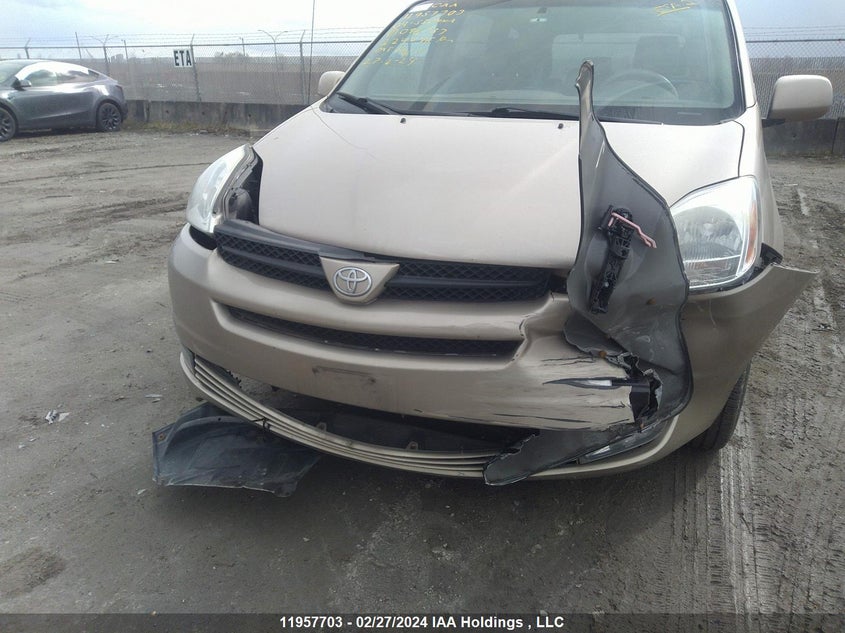 2004 Toyota Sienna Ce/Le VIN: 5TDZA23C04S096737 Lot: 11957703